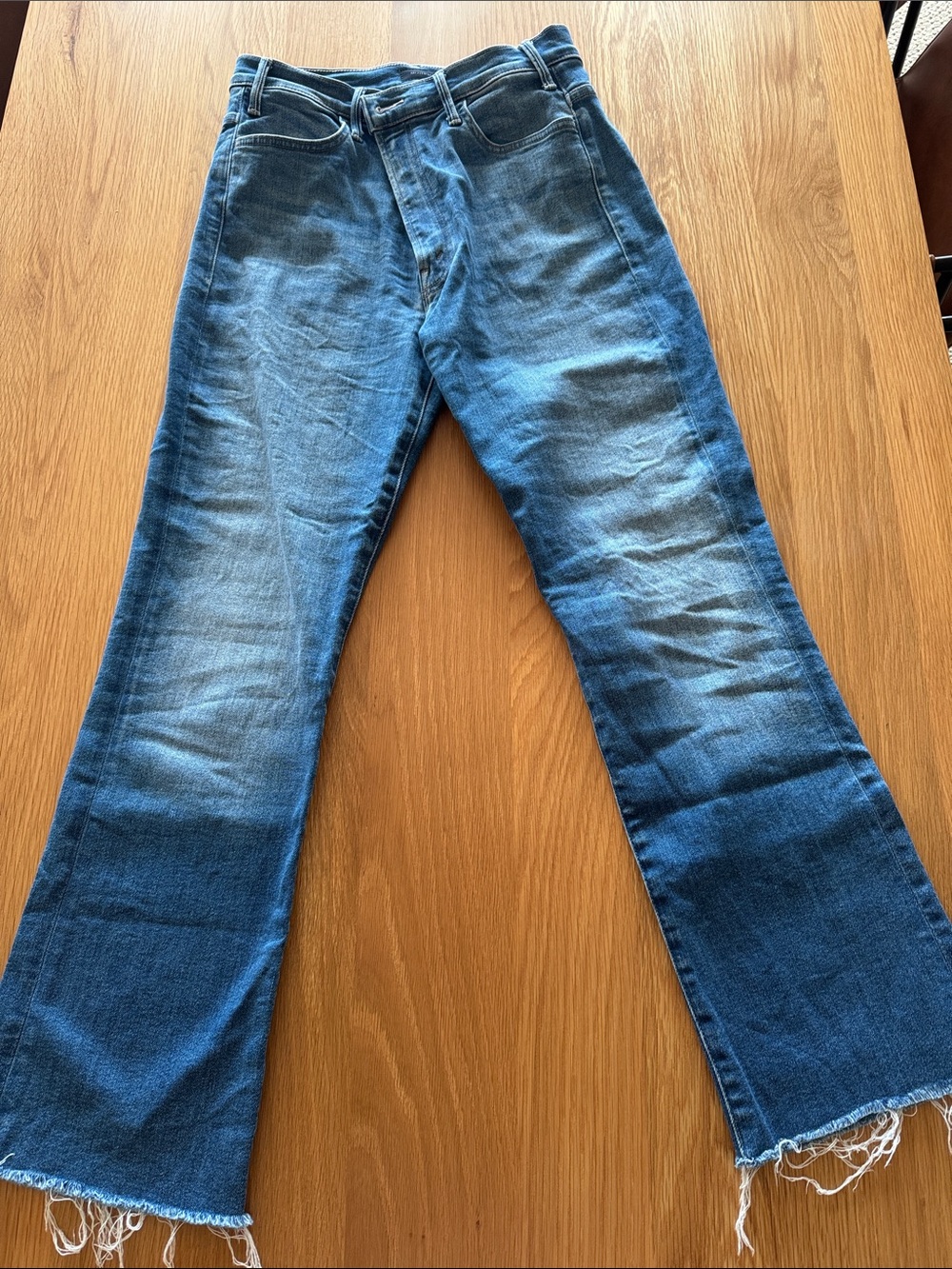MOTHER Women's Blue Cropped Ankle Jeans with Raw Hem